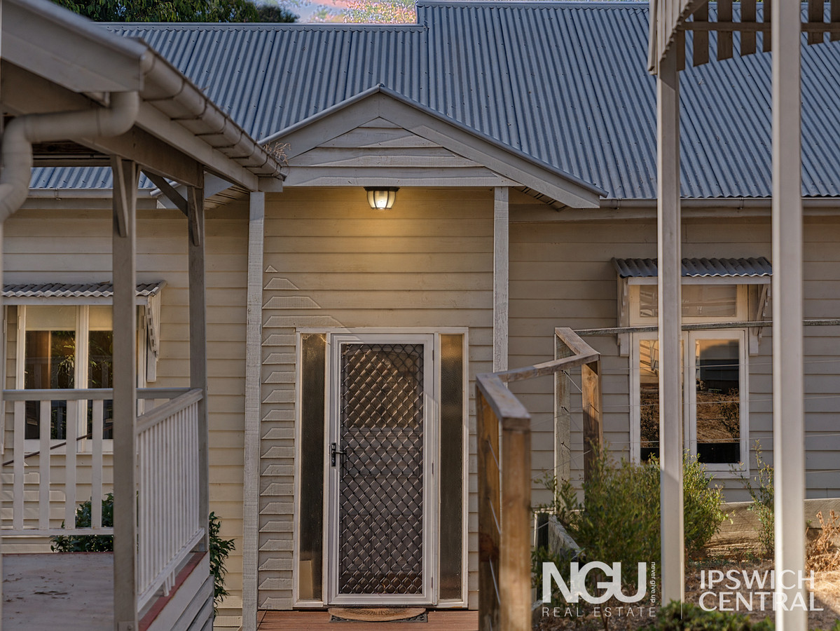 Character home and front garden at 2/74 Braeside Road